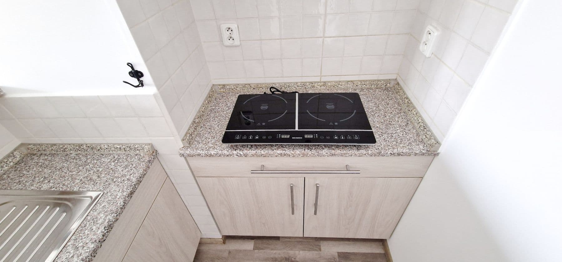 Prenájom bytu 1-izbový 46 m², Zdařilá, Praha, Praha Prenájom bytu 1-izbový 46 m², Zdařilá, Praha, Praha