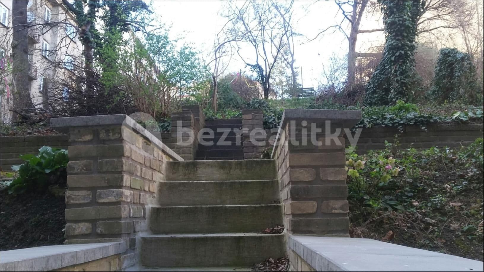 Prenájom bytu 1-izbový 42 m², Šrobárova, Praha, Praha Prenájom bytu 1-izbový 42 m², Šrobárova, Praha, Praha