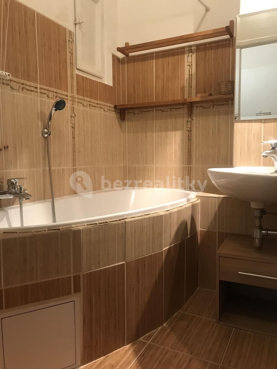 Prenájom bytu 1-izbový 42 m², Šrobárova, Praha, Praha Prenájom bytu 1-izbový 42 m², Šrobárova, Praha, Praha