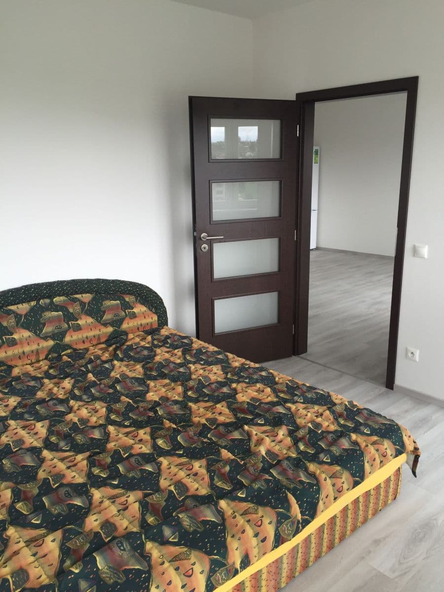 Prenájom bytu 2-izbový 57 m², U Velkého rybníka, Plzeň, Plzeňský kraj Prenájom bytu 2-izbový 57 m², U Velkého rybníka, Plzeň, Plzeňský kraj