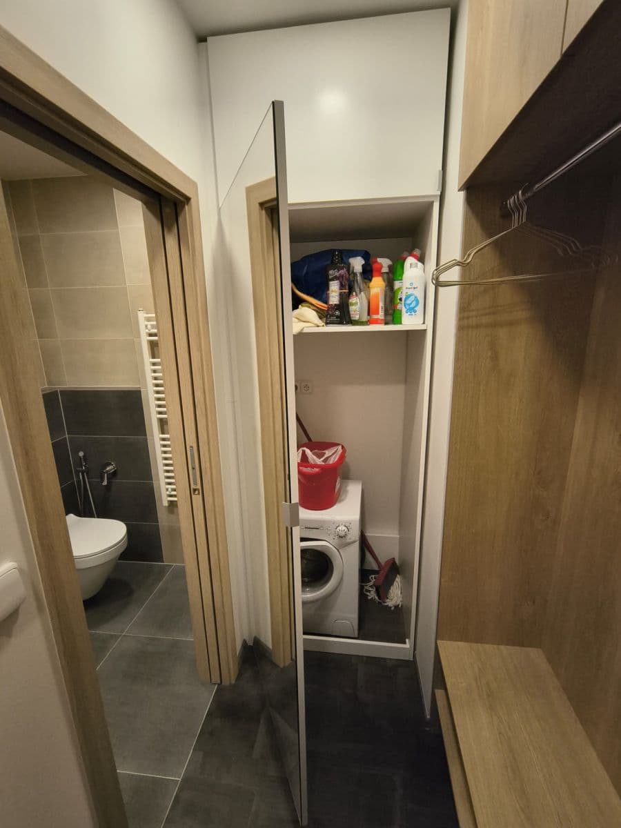 Prenájom bytu 1-izbový 39 m², Kafkova, Praha, Praha Prenájom bytu 1-izbový 39 m², Kafkova, Praha, Praha