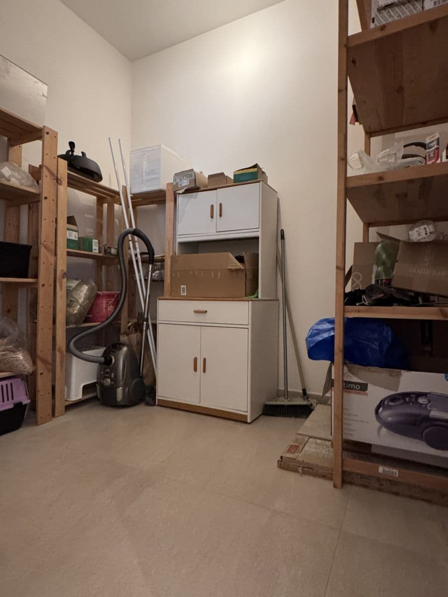 Prenájom bytu 3-izbový 125 m², náměstí Jiřího z Poděbrad, Praha, Praha Prenájom bytu 3-izbový 125 m², náměstí Jiřího z Poděbrad, Praha, Praha