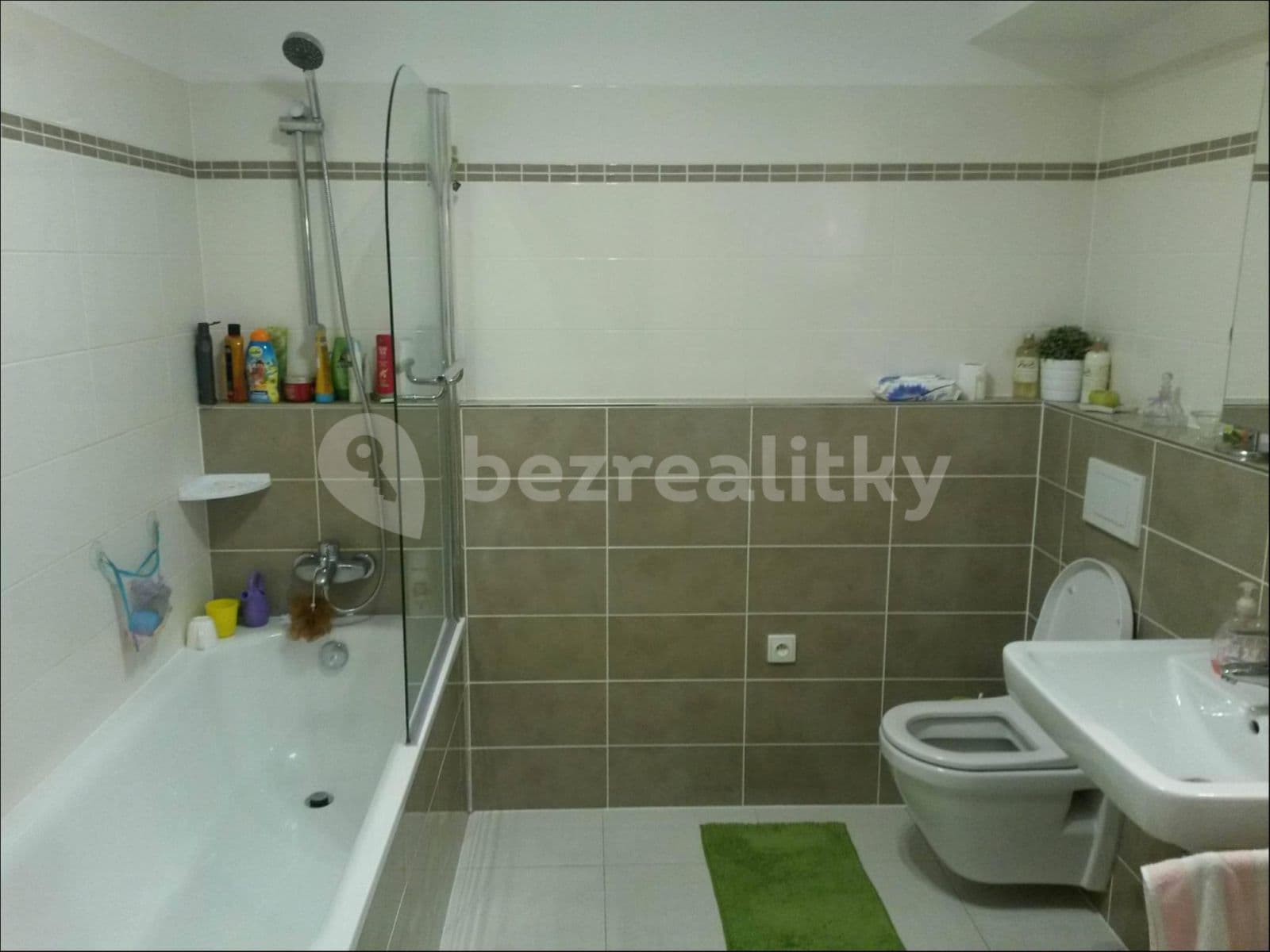 Prenájom bytu 2-izbový 63 m², Mirešická, Jinočany, Středočeský kraj Prenájom bytu 2-izbový 63 m², Mirešická, Jinočany, Středočeský kraj