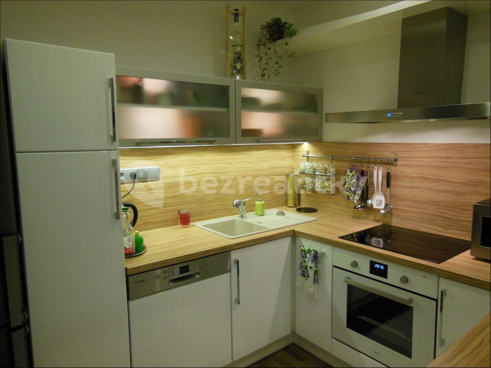 Prenájom bytu 2-izbový 63 m², Mirešická, Jinočany, Středočeský kraj Prenájom bytu 2-izbový 63 m², Mirešická, Jinočany, Středočeský kraj