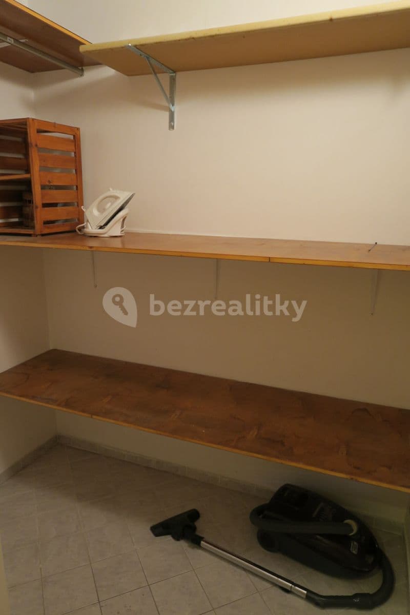 Prenájom bytu 2-izbový 65 m², Irská, Praha, Praha Prenájom bytu 2-izbový 65 m², Irská, Praha, Praha