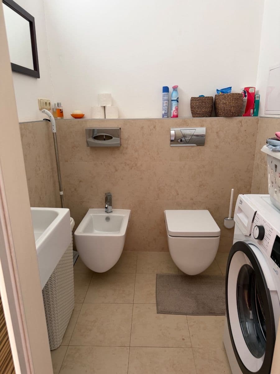 Prenájom bytu 4-izbový 98 m², Fantova, Praha, Praha Prenájom bytu 4-izbový 98 m², Fantova, Praha, Praha