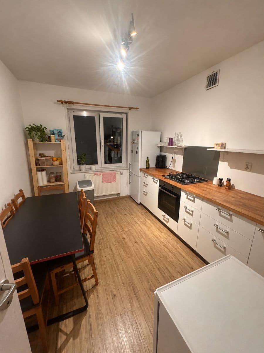 Prenájom bytu 2-izbový 56 m², Žinkovská, Praha, Praha Prenájom bytu 2-izbový 56 m², Žinkovská, Praha, Praha