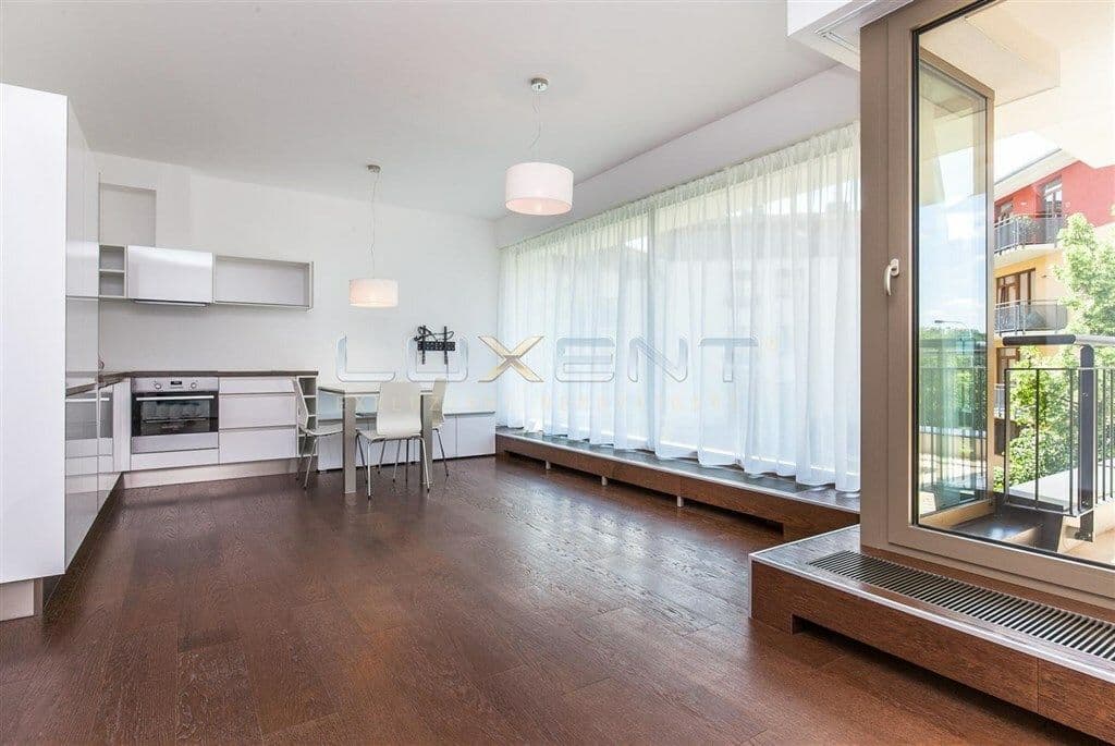 Prenájom bytu Garsoniéra 43 m², Na Hřebenkách, Praha, Praha Prenájom bytu Garsoniéra 43 m², Na Hřebenkách, Praha, Praha