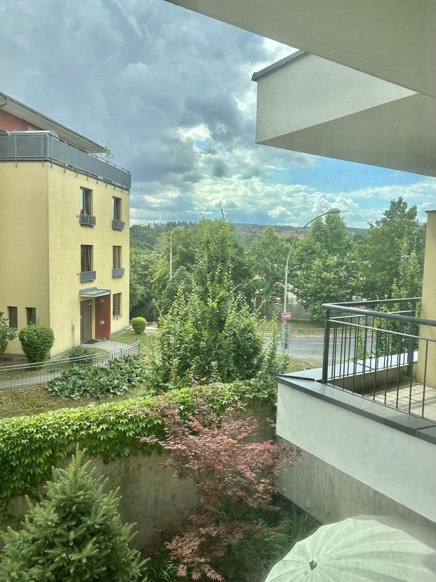 Prenájom bytu Garsoniéra 43 m², Na Hřebenkách, Praha, Praha Prenájom bytu Garsoniéra 43 m², Na Hřebenkách, Praha, Praha