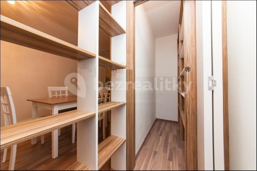 Prenájom bytu 2-izbový 58 m², Radomská, Praha, Praha