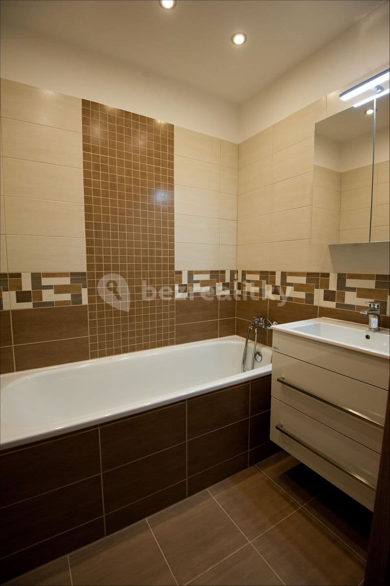 Prenájom bytu 2-izbový 67 m², Zárubova, Praha, Praha Prenájom bytu 2-izbový 67 m², Zárubova, Praha, Praha