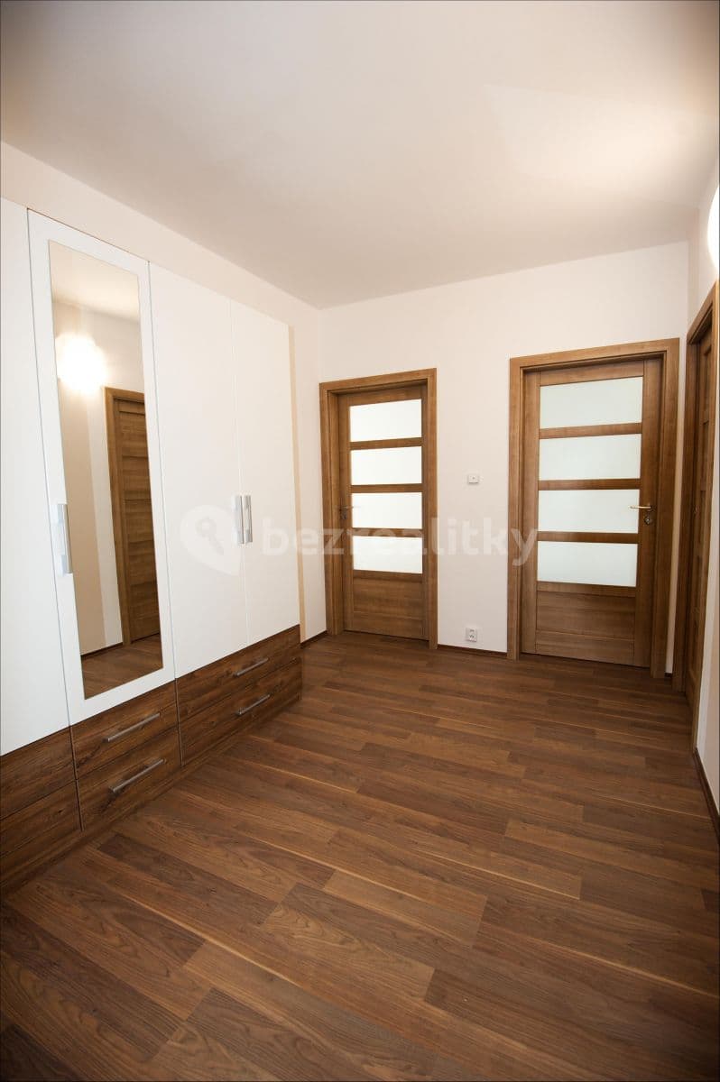 Prenájom bytu 2-izbový 67 m², Zárubova, Praha, Praha Prenájom bytu 2-izbový 67 m², Zárubova, Praha, Praha