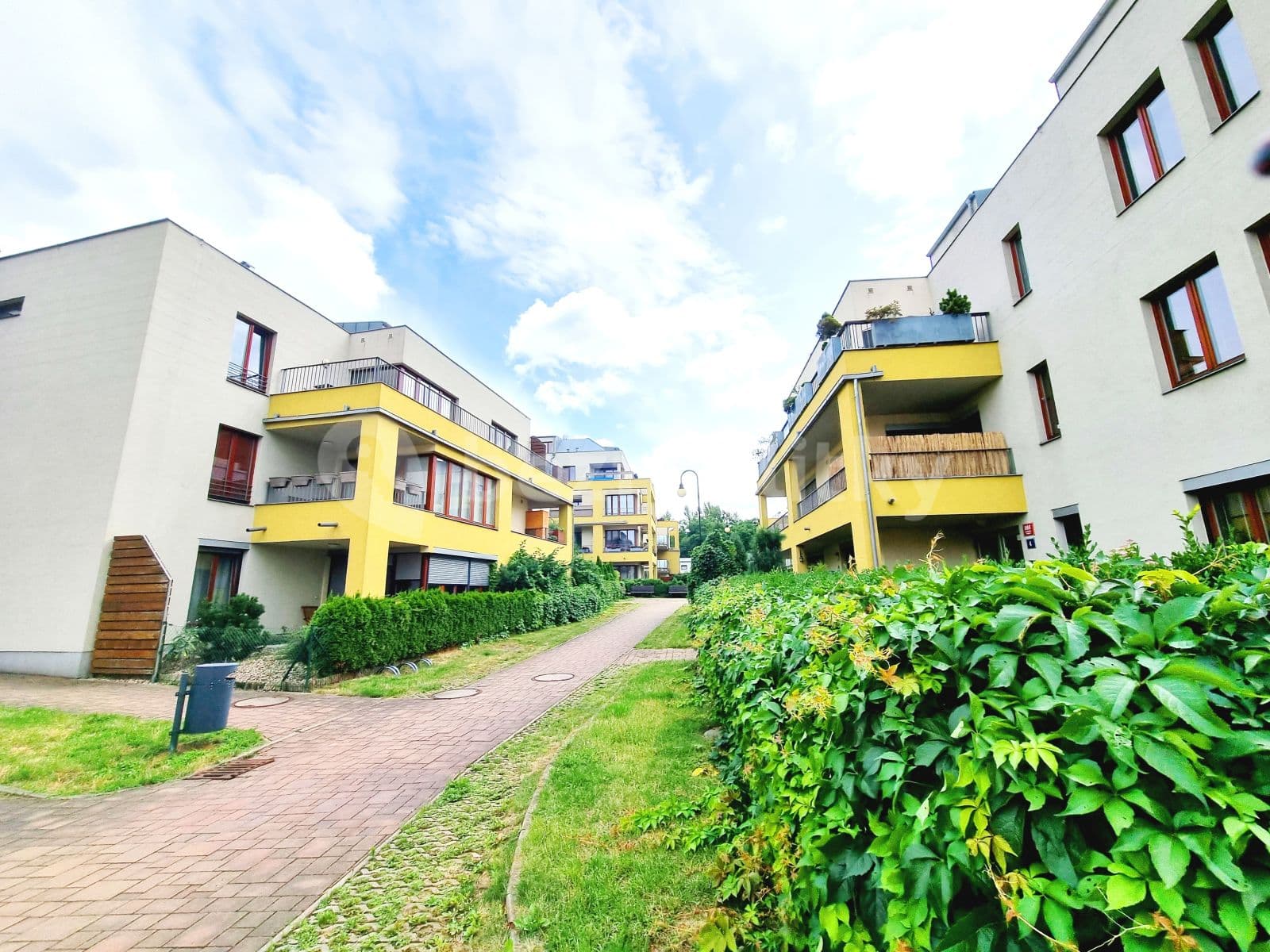 Prenájom bytu 3-izbový 92 m², K Náhonu, Praha, Praha Prenájom bytu 3-izbový 92 m², K Náhonu, Praha, Praha