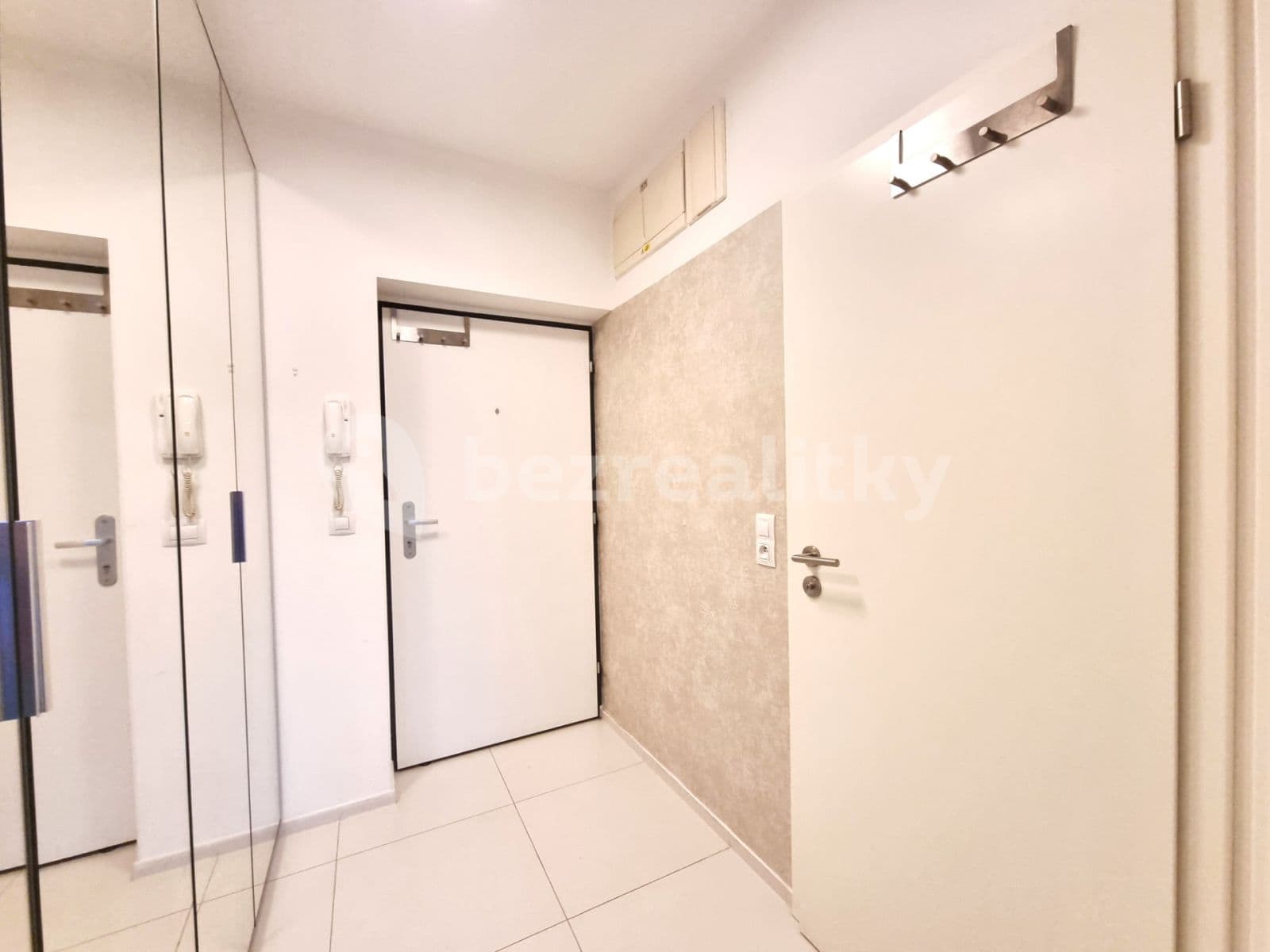 Prenájom bytu 3-izbový 92 m², K Náhonu, Praha, Praha Prenájom bytu 3-izbový 92 m², K Náhonu, Praha, Praha