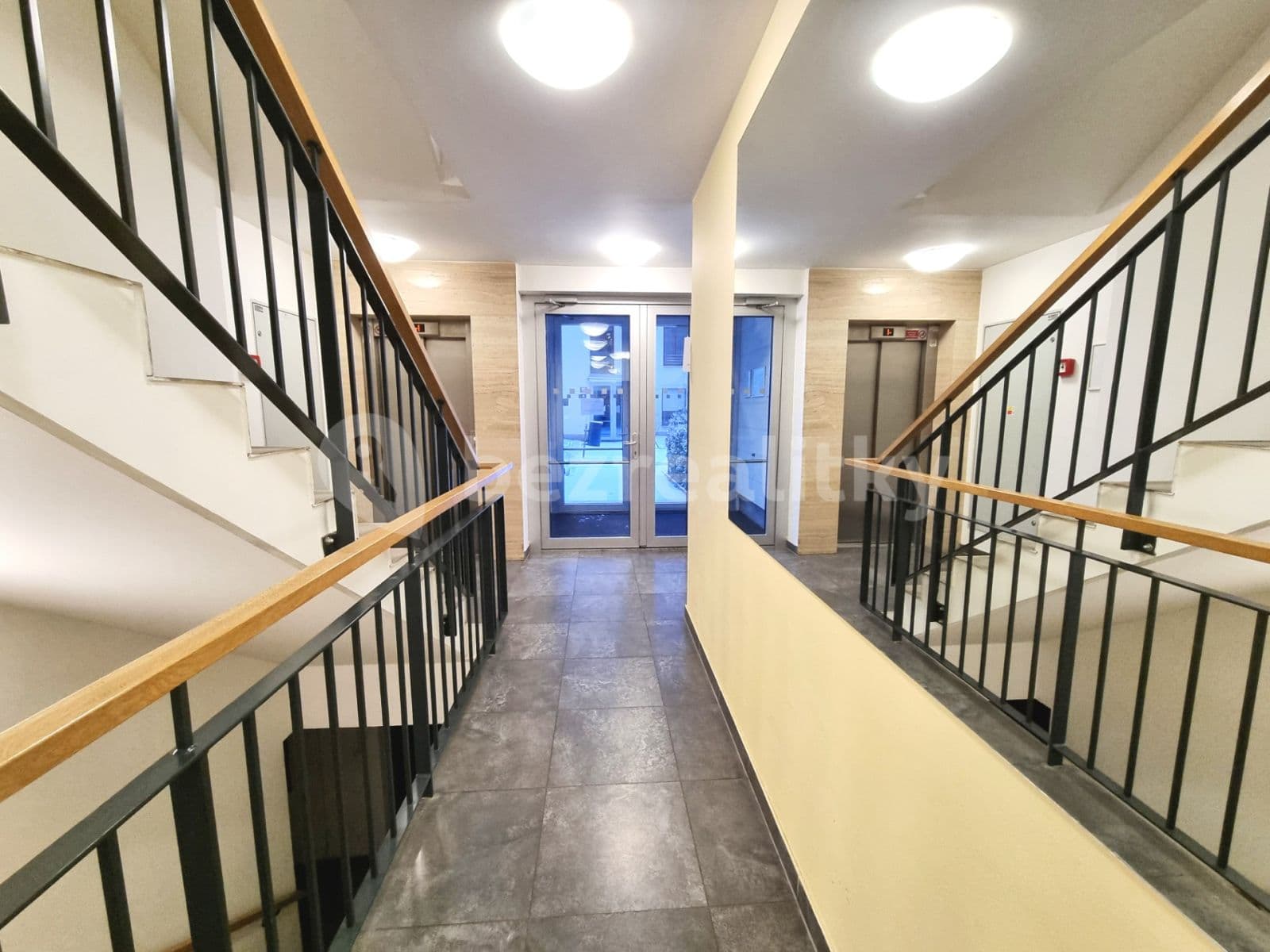Prenájom bytu 3-izbový 92 m², K Náhonu, Praha, Praha Prenájom bytu 3-izbový 92 m², K Náhonu, Praha, Praha