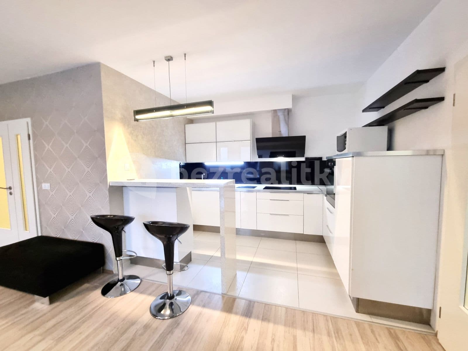 Prenájom bytu 3-izbový 92 m², K Náhonu, Praha, Praha Prenájom bytu 3-izbový 92 m², K Náhonu, Praha, Praha