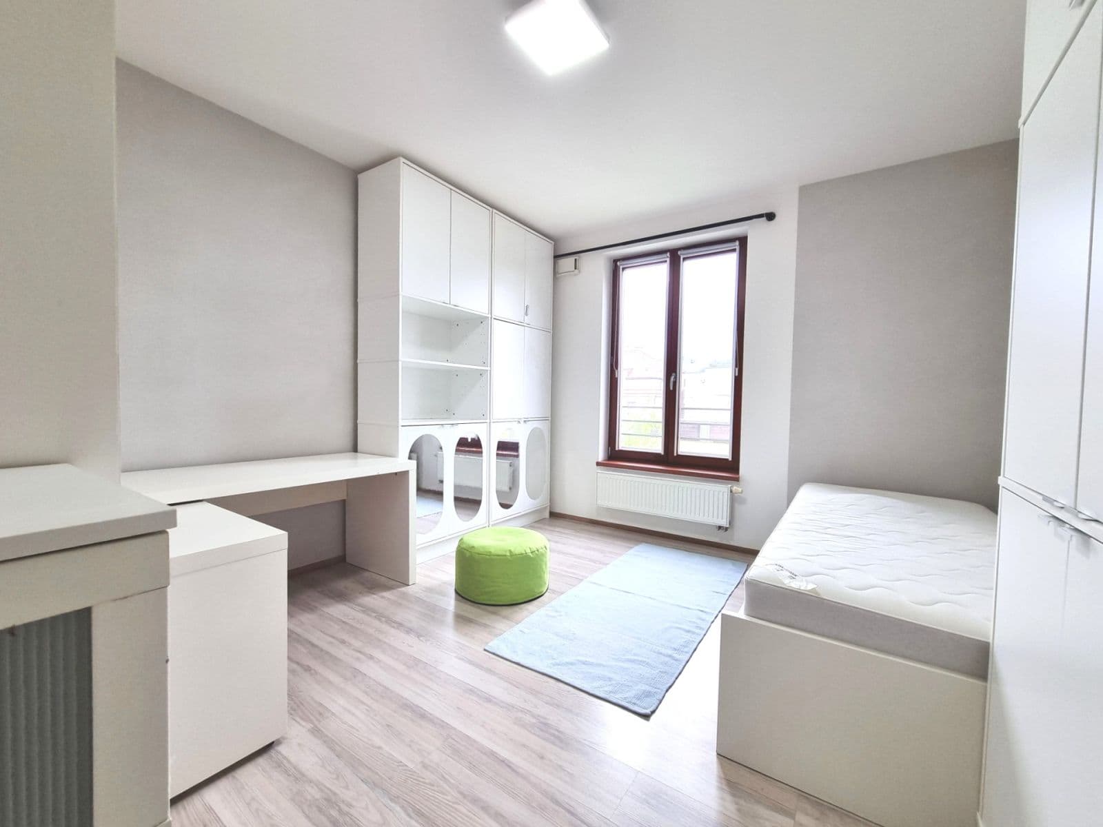 Prenájom bytu 3-izbový 92 m², K Náhonu, Praha, Praha Prenájom bytu 3-izbový 92 m², K Náhonu, Praha, Praha