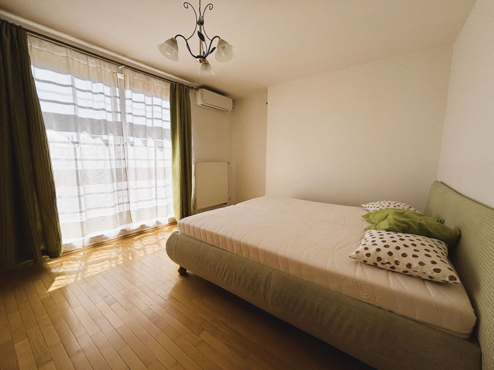 Prenájom bytu 5-izbový 240 m², Přemyslovská, Praha, Praha Prenájom bytu 5-izbový 240 m², Přemyslovská, Praha, Praha