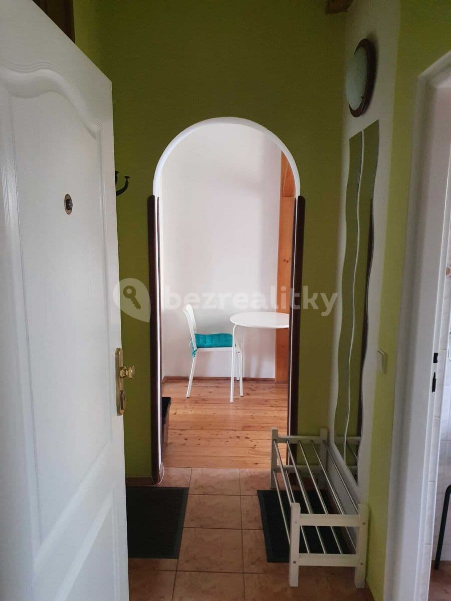 Prenájom bytu 1-izbový 33 m², Moravská, Karlovy Vary, Karlovarský kraj Prenájom bytu 1-izbový 33 m², Moravská, Karlovy Vary, Karlovarský kraj