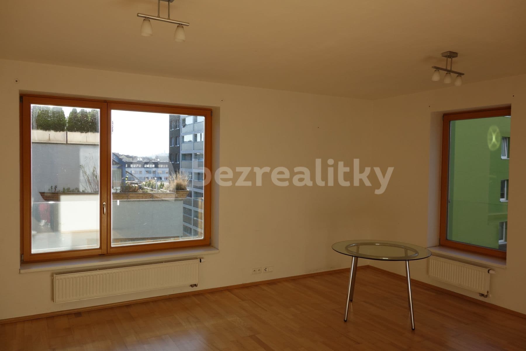 Prenájom bytu 2-izbový 55 m², Jeseniova, Praha, Praha Prenájom bytu 2-izbový 55 m², Jeseniova, Praha, Praha