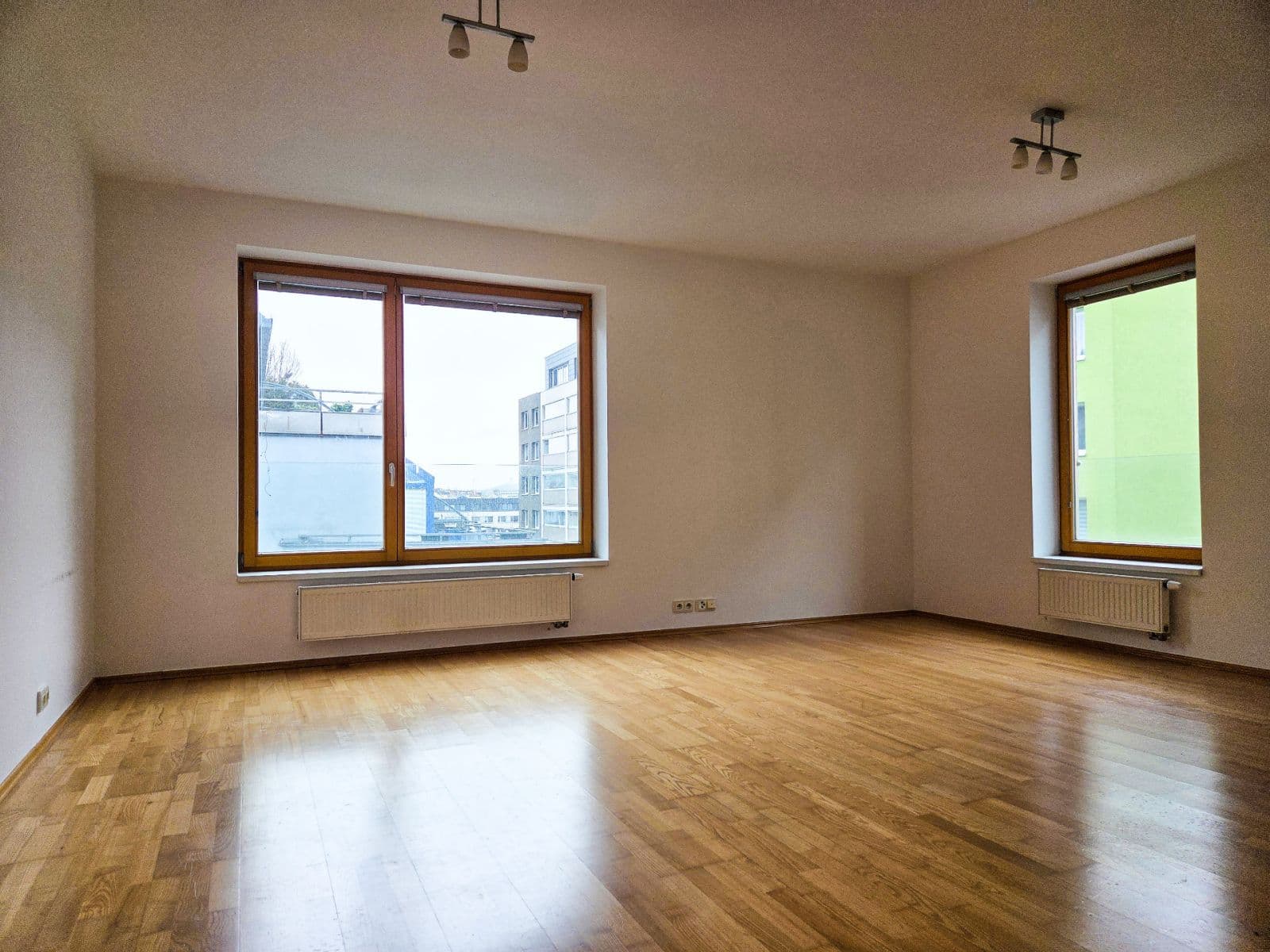 Prenájom bytu 2-izbový 55 m², Jeseniova, Praha, Praha Prenájom bytu 2-izbový 55 m², Jeseniova, Praha, Praha