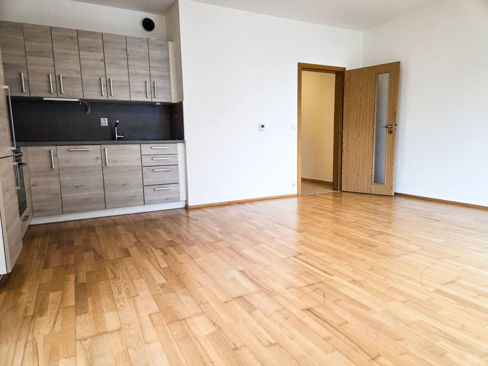 Prenájom bytu 2-izbový 55 m², Jeseniova, Praha, Praha Prenájom bytu 2-izbový 55 m², Jeseniova, Praha, Praha