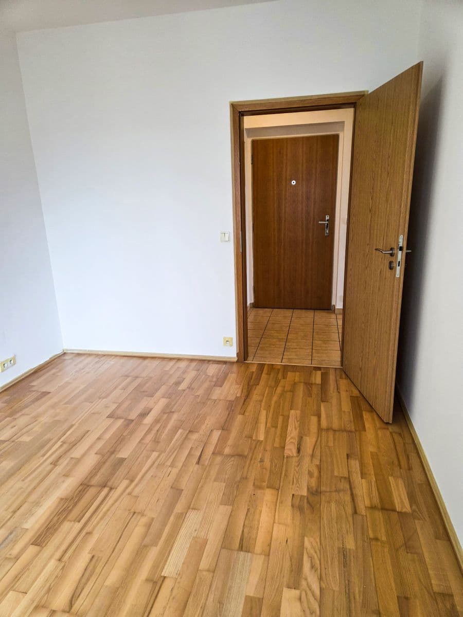 Prenájom bytu 2-izbový 55 m², Jeseniova, Praha, Praha Prenájom bytu 2-izbový 55 m², Jeseniova, Praha, Praha
