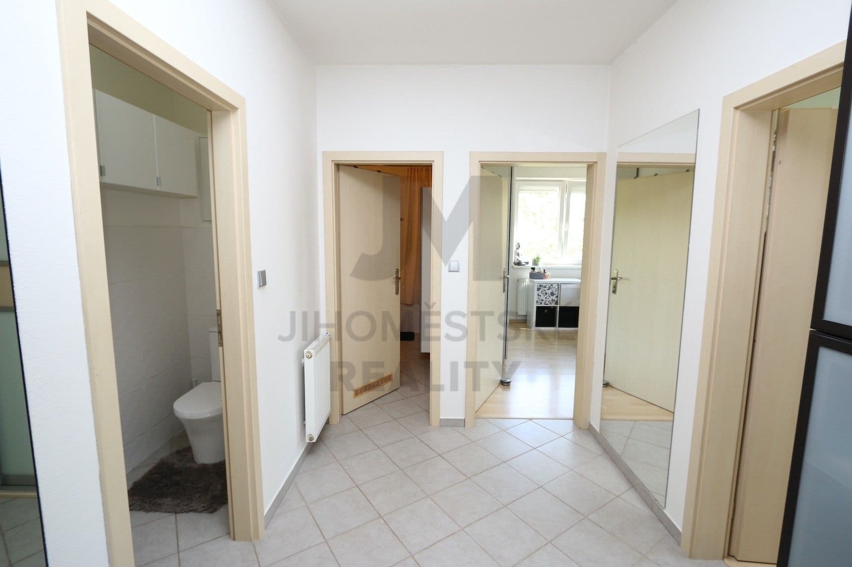 Prenájom bytu 3-izbový 76 m², Rižská, Praha, Praha Prenájom bytu 3-izbový 76 m², Rižská, Praha, Praha