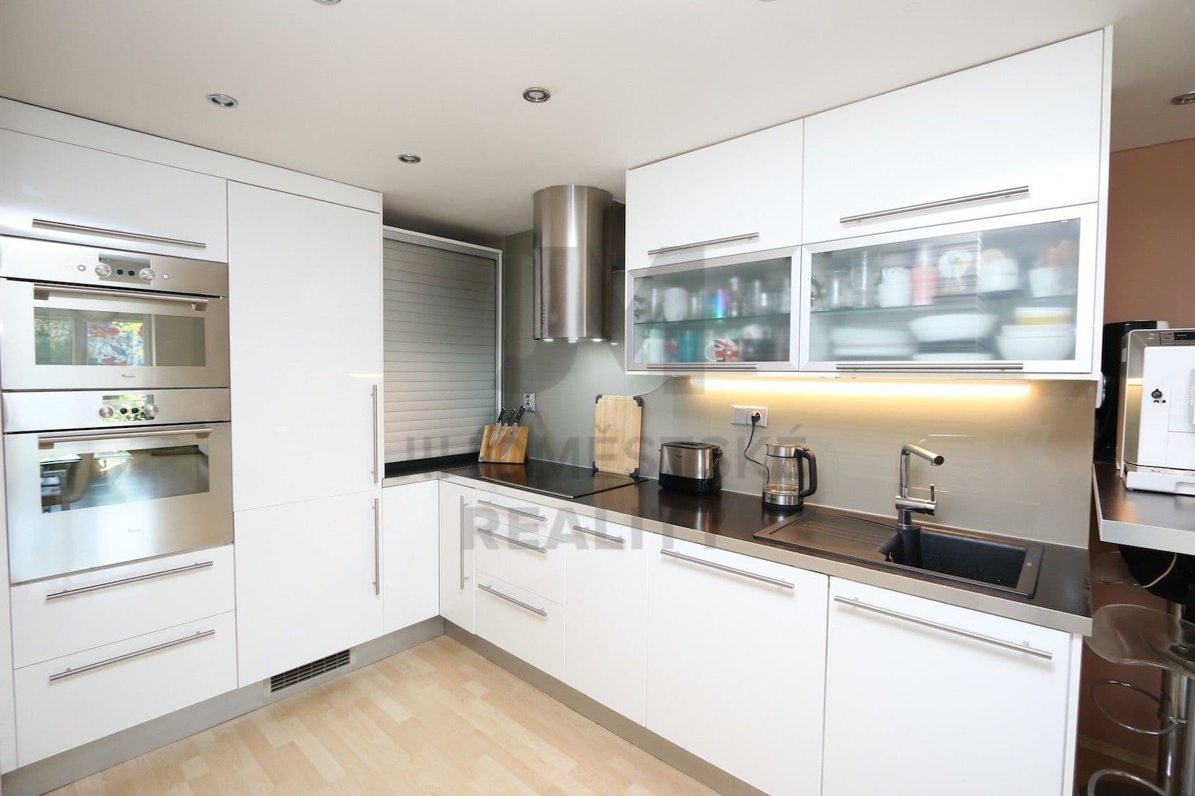 Prenájom bytu 3-izbový 76 m², Rižská, Praha, Praha Prenájom bytu 3-izbový 76 m², Rižská, Praha, Praha