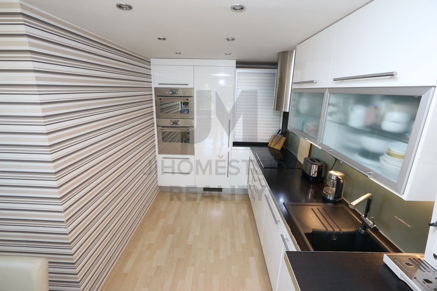 Prenájom bytu 3-izbový 76 m², Rižská, Praha, Praha Prenájom bytu 3-izbový 76 m², Rižská, Praha, Praha