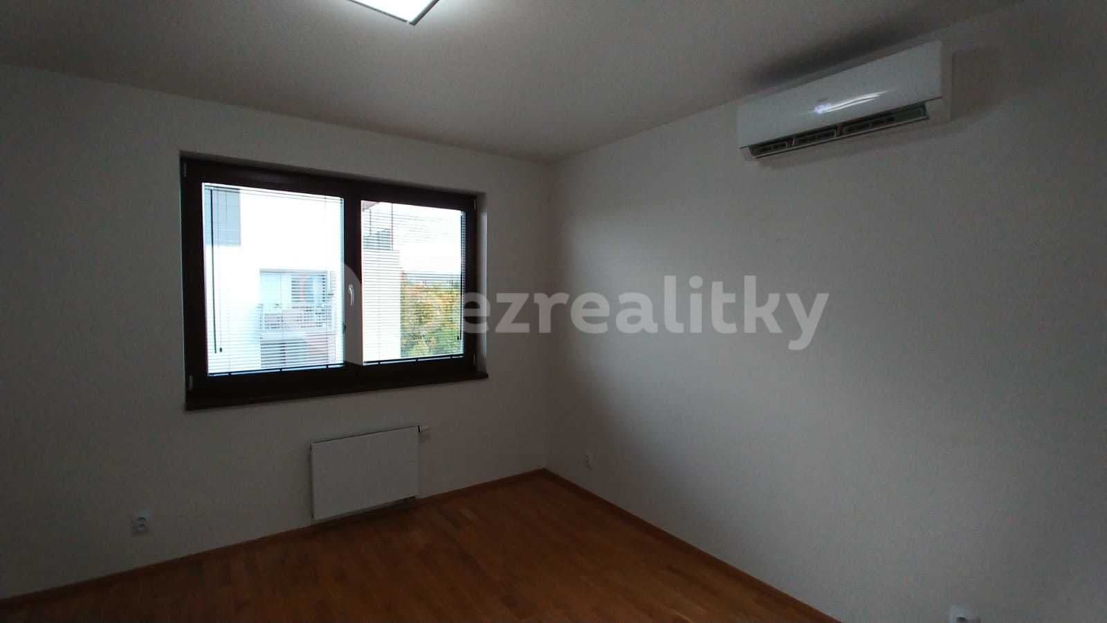 Prenájom bytu 2-izbový 54 m², Učňovská, Praha, Praha
