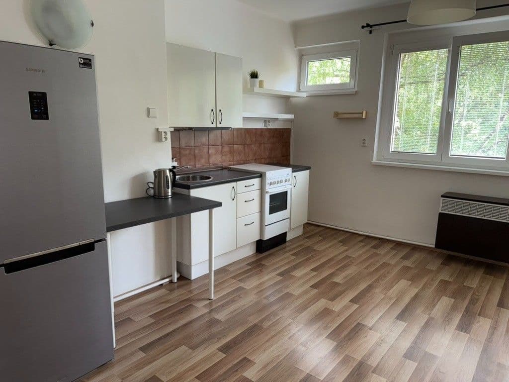 Prenájom bytu 2-izbový 40 m², Humpolecká, Praha, Praha Prenájom bytu 2-izbový 40 m², Humpolecká, Praha, Praha