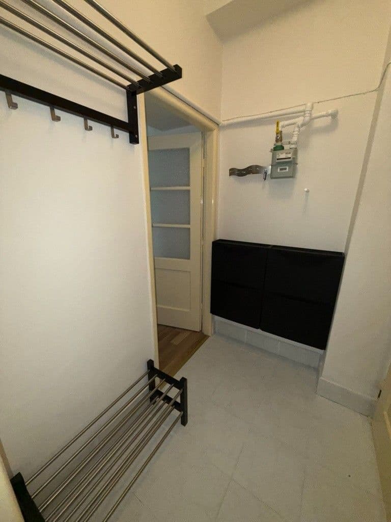Prenájom bytu 2-izbový 40 m², Humpolecká, Praha, Praha Prenájom bytu 2-izbový 40 m², Humpolecká, Praha, Praha