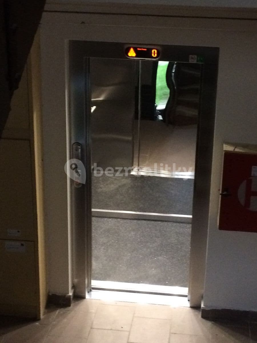 Prenájom bytu 1-izbový 30 m², Semická, Praha, Praha Prenájom bytu 1-izbový 30 m², Semická, Praha, Praha