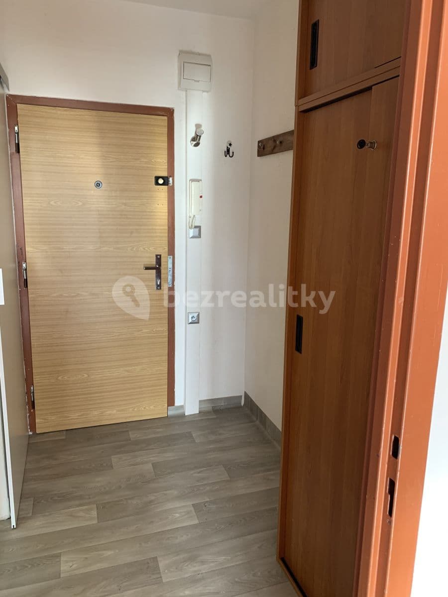 Prenájom bytu 1-izbový 30 m², Semická, Praha, Praha Prenájom bytu 1-izbový 30 m², Semická, Praha, Praha