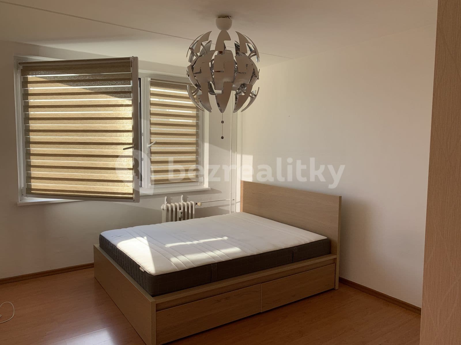 Prenájom bytu 1-izbový 30 m², Semická, Praha, Praha Prenájom bytu 1-izbový 30 m², Semická, Praha, Praha