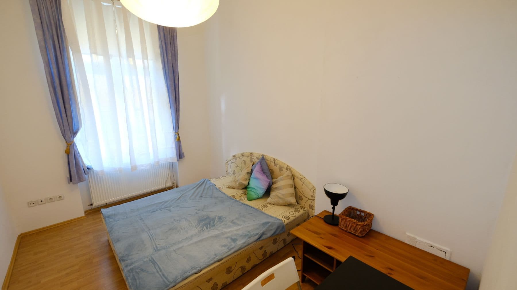 Prenájom bytu 3-izbový 110 m², Šmilovského, Praha, Praha Prenájom bytu 3-izbový 110 m², Šmilovského, Praha, Praha