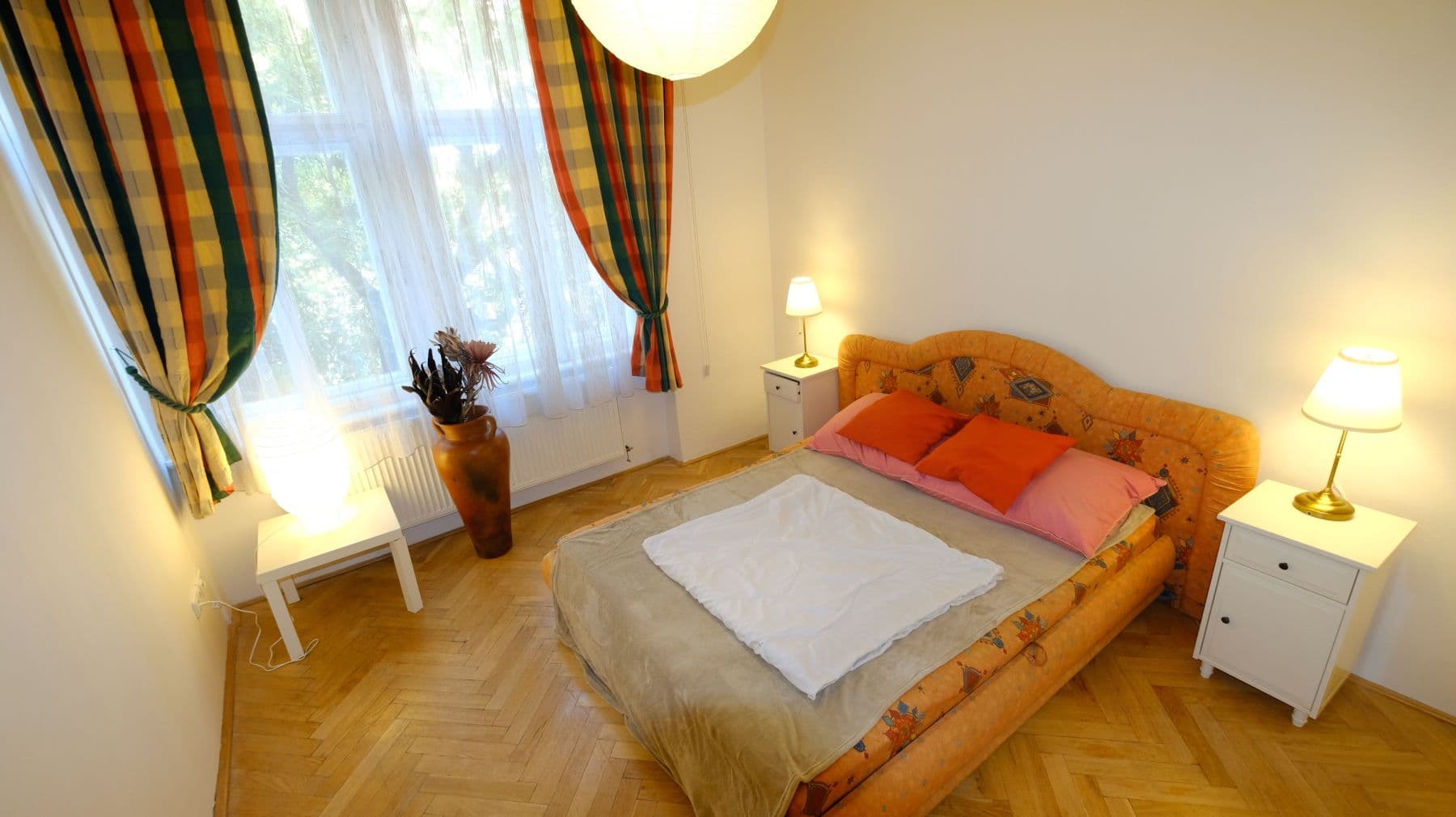 Prenájom bytu 3-izbový 110 m², Šmilovského, Praha, Praha Prenájom bytu 3-izbový 110 m², Šmilovského, Praha, Praha