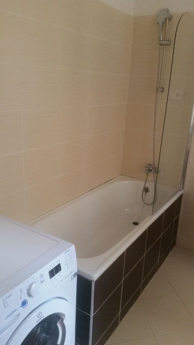 Prenájom bytu 2-izbový 60 m², Mikovcova, Praha, Praha Prenájom bytu 2-izbový 60 m², Mikovcova, Praha, Praha