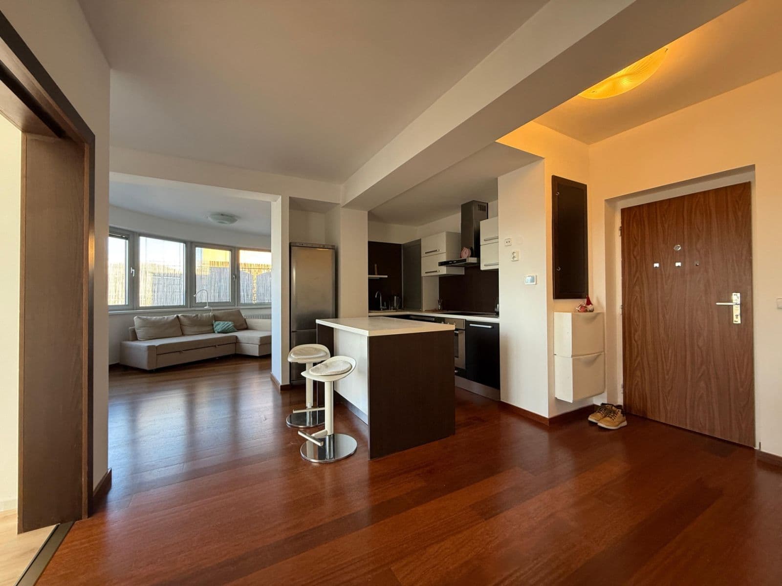 Prenájom bytu 3-izbový 72 m², náměstí Míru, Kroměříž, Zlínský kraj Prenájom bytu 3-izbový 72 m², náměstí Míru, Kroměříž, Zlínský kraj