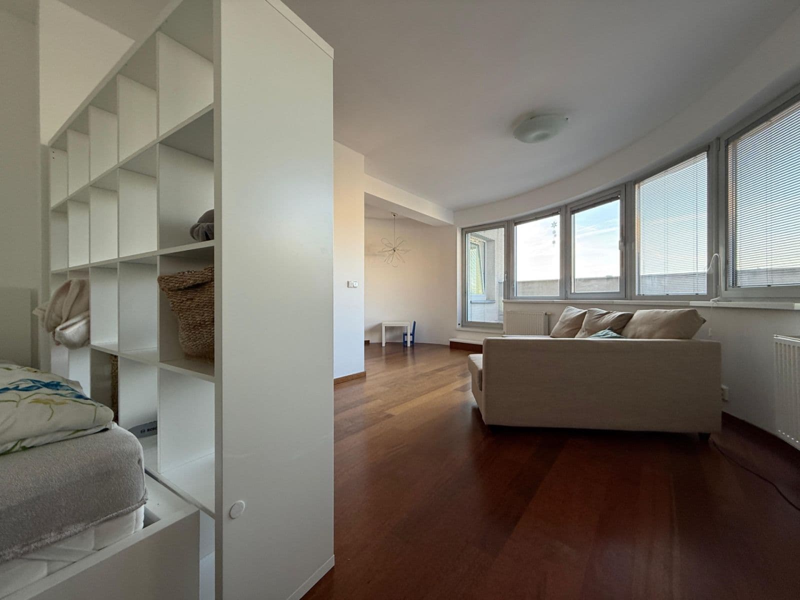 Prenájom bytu 3-izbový 72 m², náměstí Míru, Kroměříž, Zlínský kraj Prenájom bytu 3-izbový 72 m², náměstí Míru, Kroměříž, Zlínský kraj