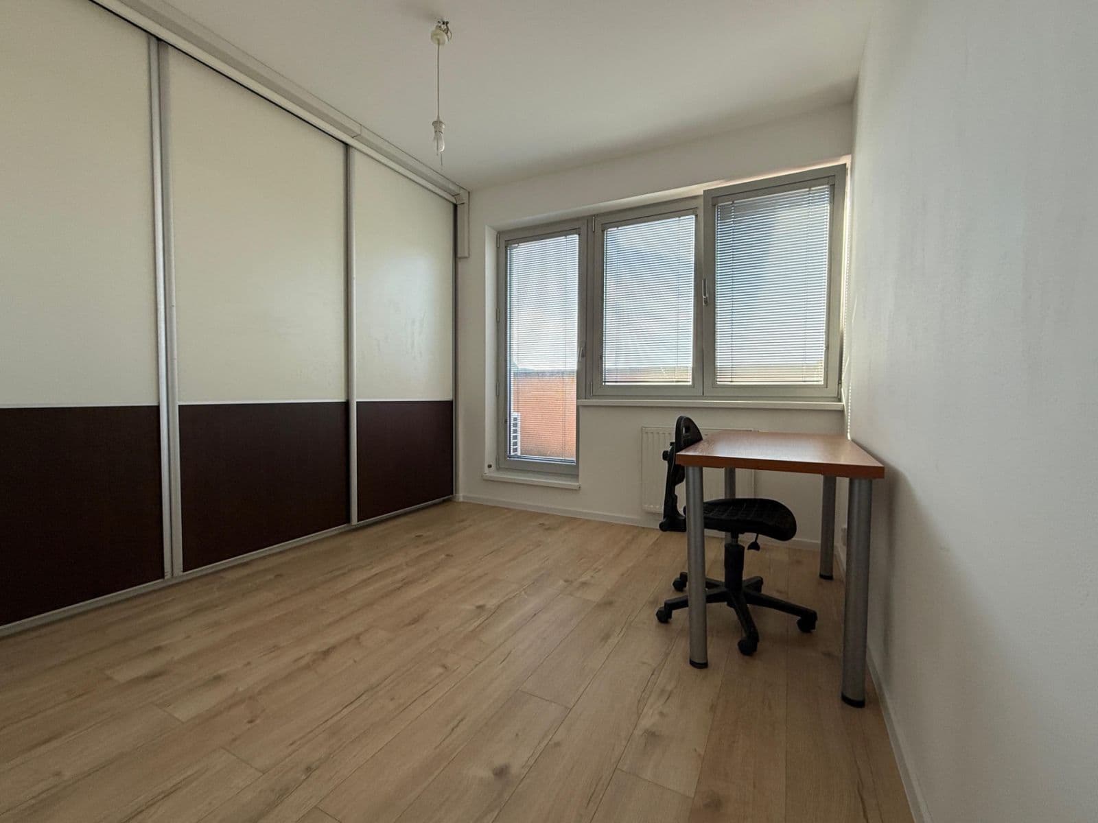 Prenájom bytu 3-izbový 72 m², náměstí Míru, Kroměříž, Zlínský kraj Prenájom bytu 3-izbový 72 m², náměstí Míru, Kroměříž, Zlínský kraj