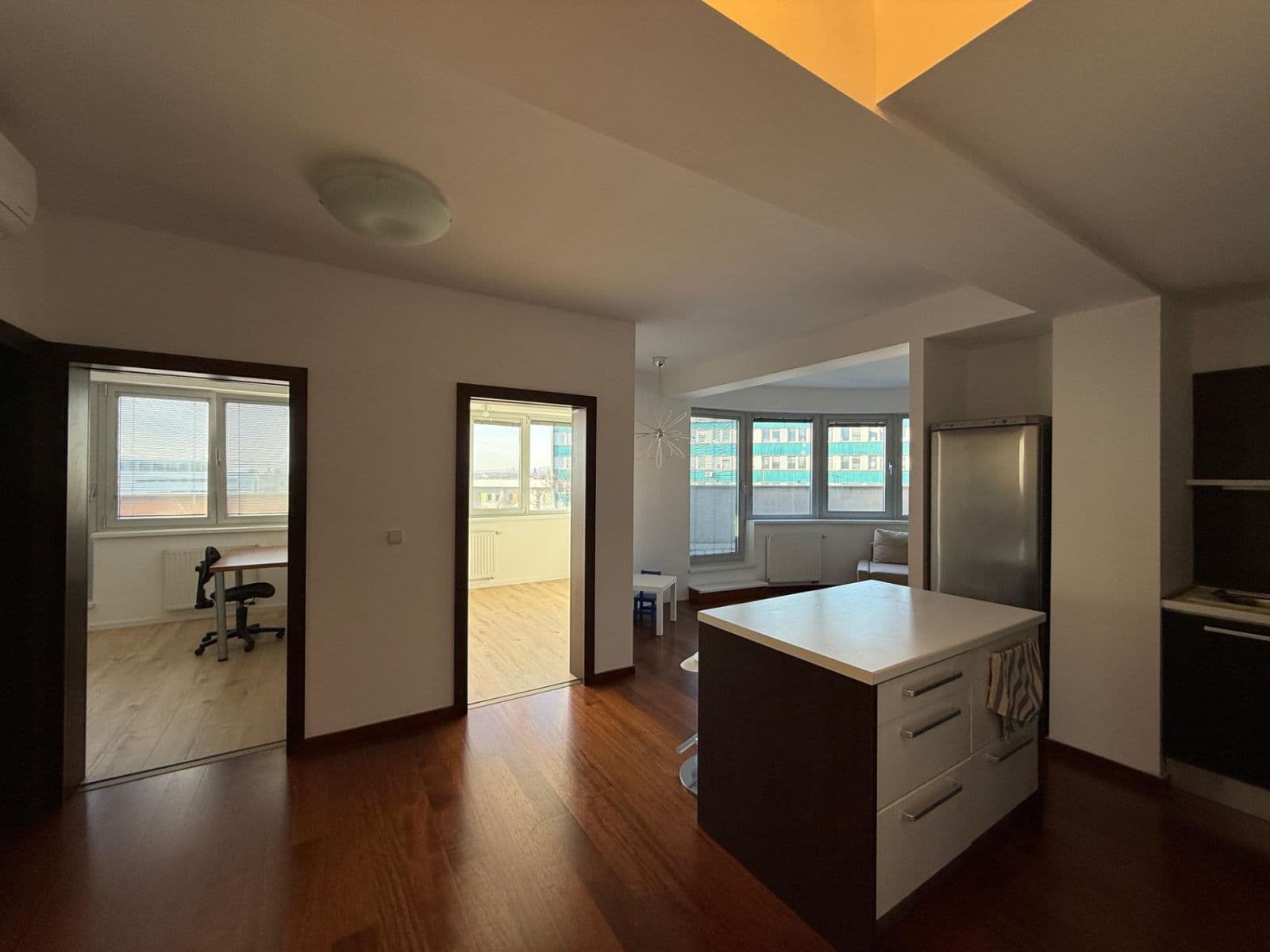 Prenájom bytu 3-izbový 72 m², náměstí Míru, Kroměříž, Zlínský kraj Prenájom bytu 3-izbový 72 m², náměstí Míru, Kroměříž, Zlínský kraj