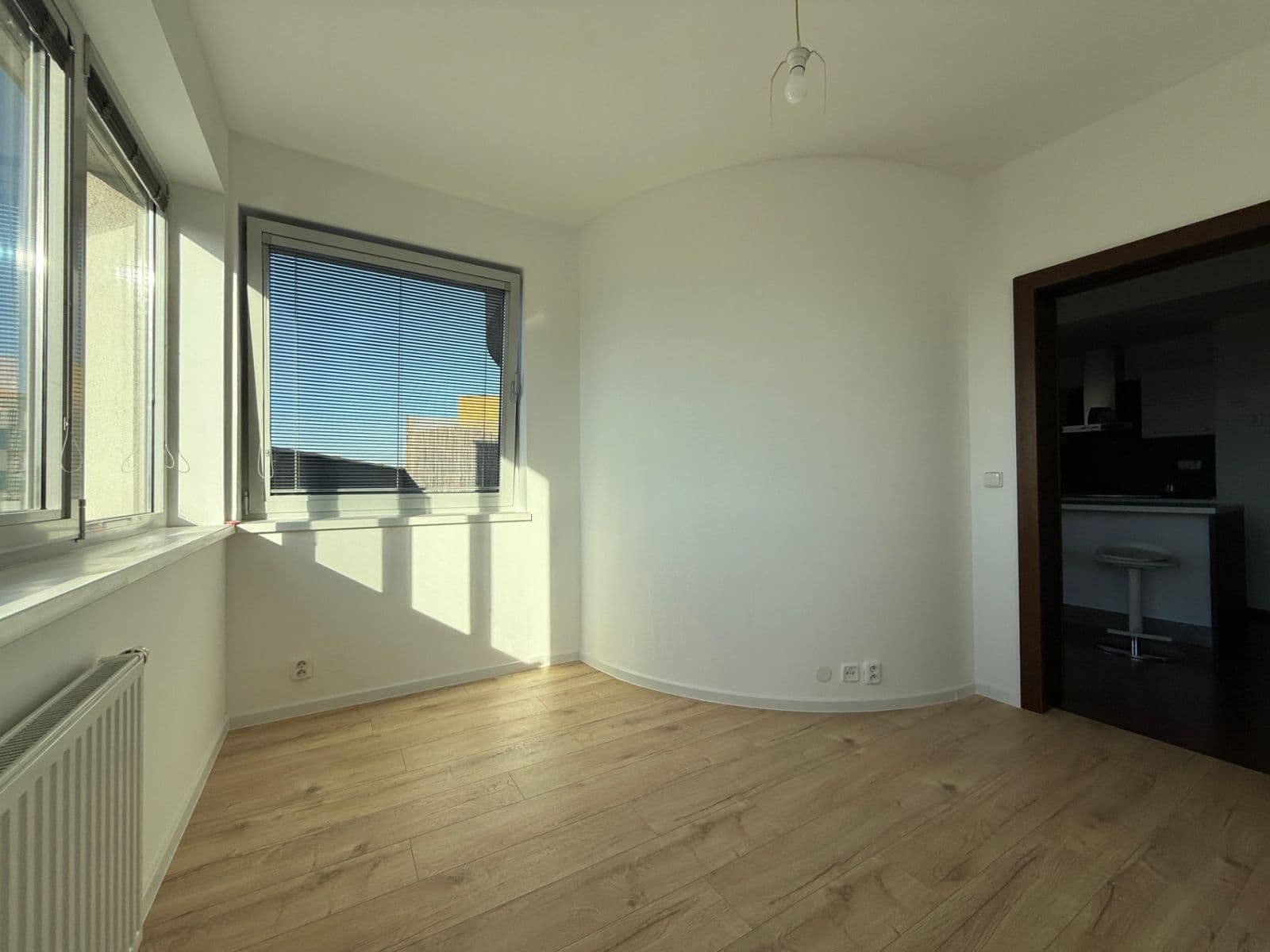 Prenájom bytu 3-izbový 72 m², náměstí Míru, Kroměříž, Zlínský kraj Prenájom bytu 3-izbový 72 m², náměstí Míru, Kroměříž, Zlínský kraj