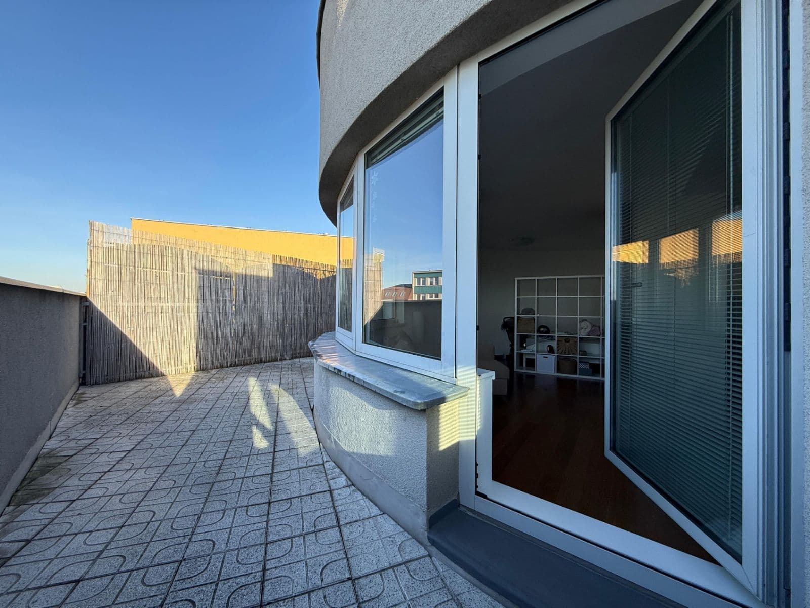 Prenájom bytu 3-izbový 72 m², náměstí Míru, Kroměříž, Zlínský kraj Prenájom bytu 3-izbový 72 m², náměstí Míru, Kroměříž, Zlínský kraj