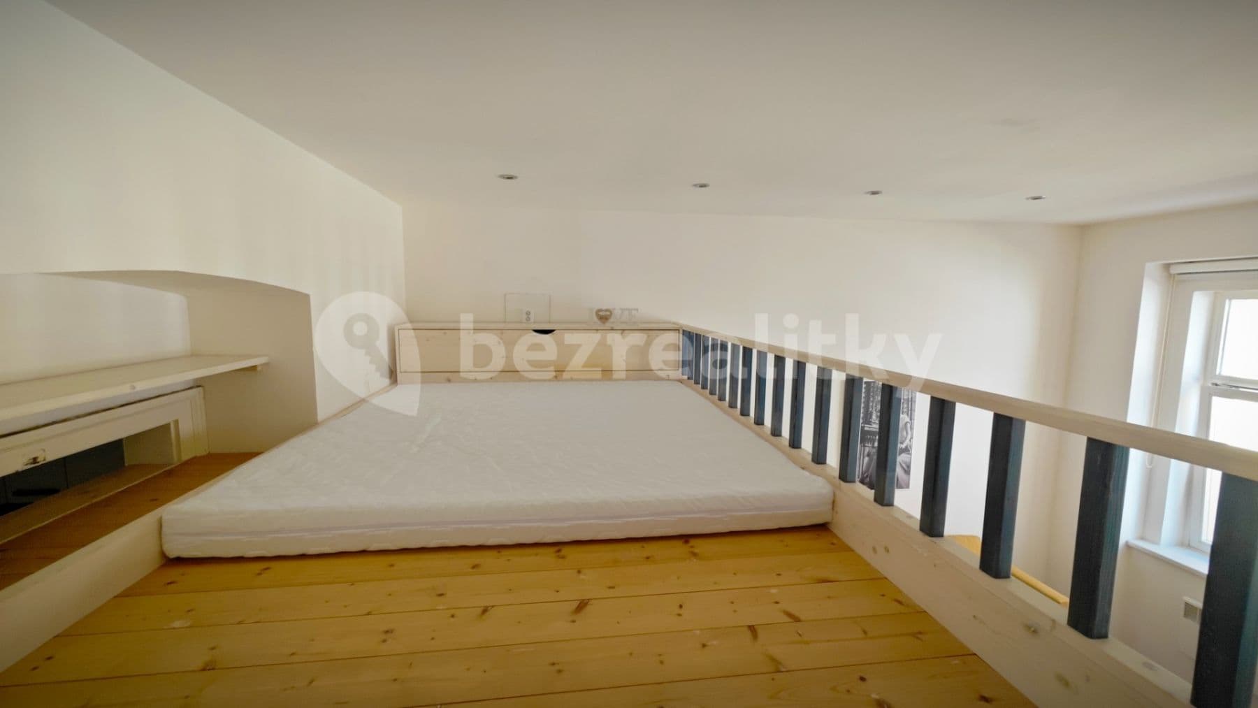 Prenájom bytu 1-izbový 49 m², Kamenická, Praha, Praha Prenájom bytu 1-izbový 49 m², Kamenická, Praha, Praha