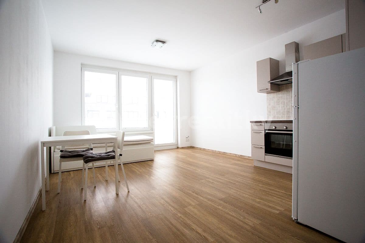 Prenájom bytu 1-izbový 38 m², náměstí Junkových, Praha, Praha Prenájom bytu 1-izbový 38 m², náměstí Junkových, Praha, Praha