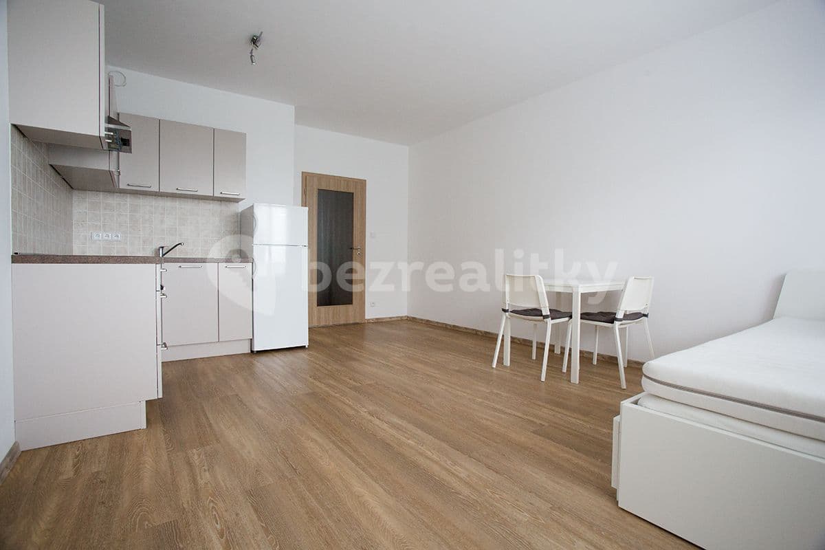 Prenájom bytu 1-izbový 38 m², náměstí Junkových, Praha, Praha Prenájom bytu 1-izbový 38 m², náměstí Junkových, Praha, Praha