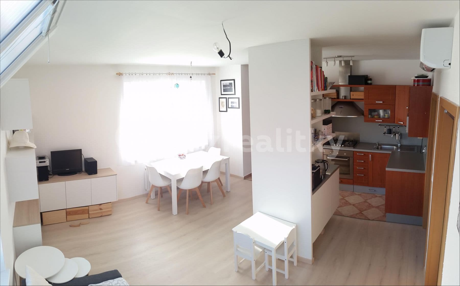 Prenájom bytu 3-izbový 65 m², Běloruská, Brno, Jihomoravský kraj Prenájom bytu 3-izbový 65 m², Běloruská, Brno, Jihomoravský kraj