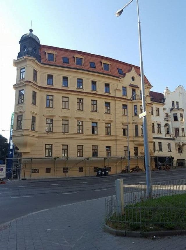 Prenájom bytu 4-izbový 113 m², Merhautova, Brno, Jihomoravský kraj Prenájom bytu 4-izbový 113 m², Merhautova, Brno, Jihomoravský kraj